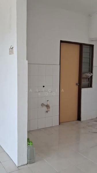 Apartment for Sale at Danau Sutera - Alicia Soo - Kitchen - PropertyGuru.com.my