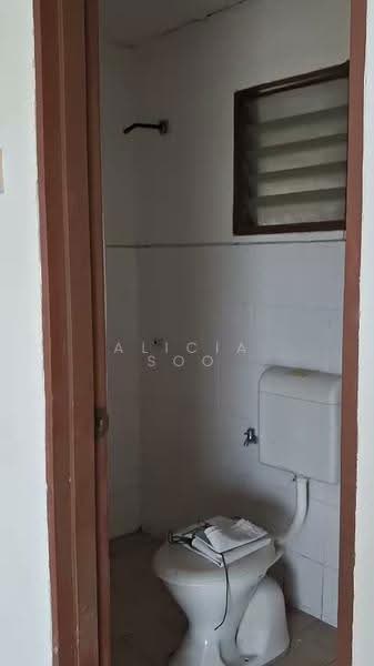 Apartment for Sale at Danau Sutera - Alicia Soo - Bathroom - PropertyGuru.com.my