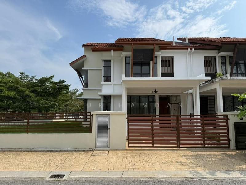 Rumah Teres 2-Tingkat untuk Dijual di Alam Sari (Bangi) - AINUR HAMDAN - Exterior - PropertyGuru.com.my