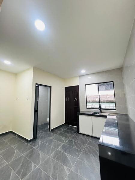 2-storey Terraced House for Sale in Taman Megah Ria (Masai) - Adli Harun - Kitchen - PropertyGuru.com.my
