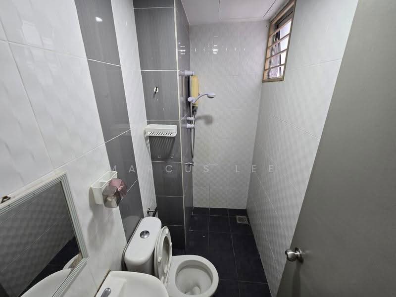 Kondominium untuk Dijual di 228 Kondominium - Marcus Lee - Bathroom - PropertyGuru.com.my
