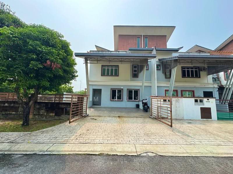 Semi-Detached House for Rent in Shah Alam (Selangor) - Fahim Rustam - PropertyGuru.com.my
