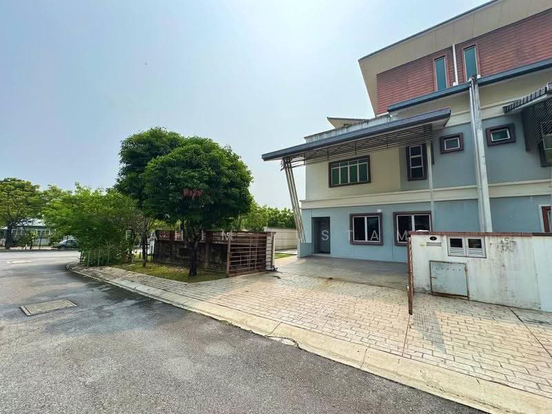 Semi-Detached House for Rent in Shah Alam (Selangor) - Fahim Rustam - PropertyGuru.com.my