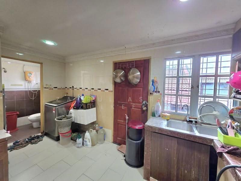 Rumah Teres untuk Dijual di Bandar Baru Bangi (Selangor) - Zairul Asrah Zulkefli - Kitchen - PropertyGuru.com.my
