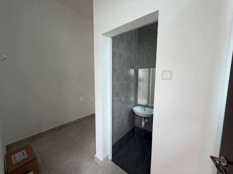 Semi-Detached House for Sale in Johor Bahru (Johor) - Kym Kee - Bathroom - PropertyGuru.com.my