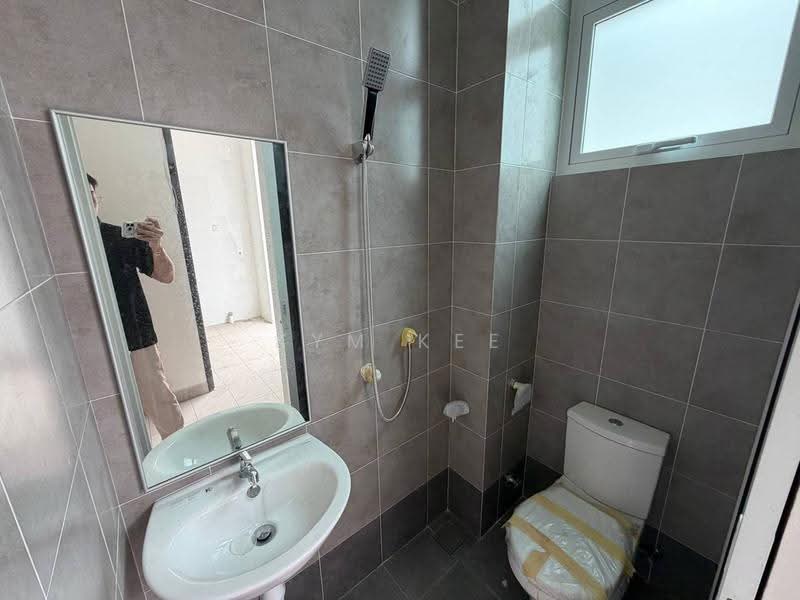 Semi-Detached House for Sale in Johor Bahru (Johor) - Kym Kee - Bathroom - PropertyGuru.com.my