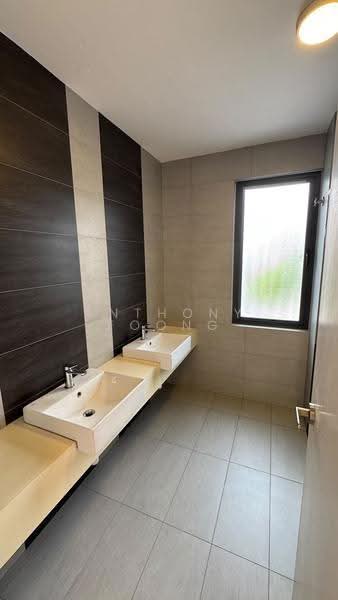 Semi-Detached House for Sale in Sungai Buloh (Selangor) - Anthony Foong - Bathroom - PropertyGuru.com.my