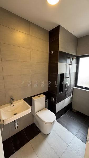 Semi-Detached House for Sale in Sungai Buloh (Selangor) - Anthony Foong - Bathroom - PropertyGuru.com.my