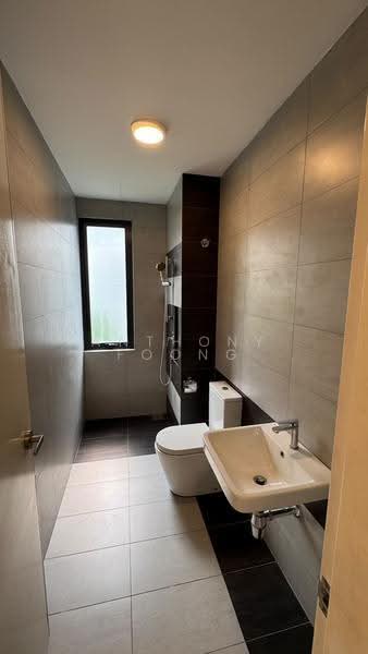 Semi-Detached House for Sale in Sungai Buloh (Selangor) - Anthony Foong - Bathroom - PropertyGuru.com.my