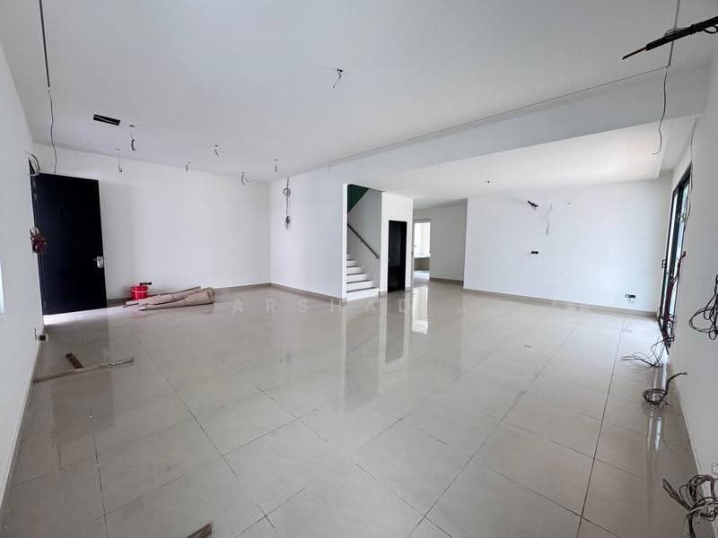 Rumah Berkembar untuk Dijual di Setia Tropika (Johor Bahru) - Arshad . - Living Room - PropertyGuru.com.my