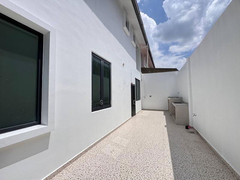 Rumah Berkembar untuk Dijual di Setia Tropika (Johor Bahru) - Arshad . - PropertyGuru.com.my