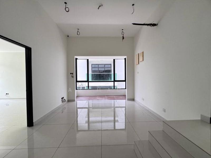 Rumah Berkembar untuk Dijual di Setia Tropika (Johor Bahru) - Arshad . - Living Room - PropertyGuru.com.my