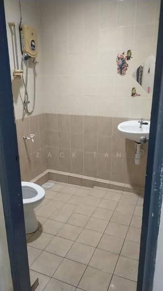 1-storey Terraced House for Sale in Kota Samarahan (Sarawak) - Zack Tan - Bathroom - PropertyGuru.com.my