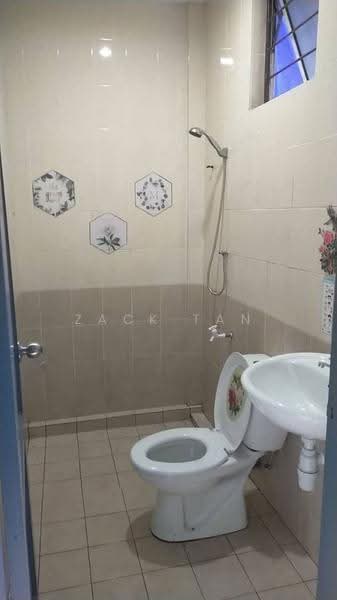 1-storey Terraced House for Sale in Kota Samarahan (Sarawak) - Zack Tan - Bathroom - PropertyGuru.com.my