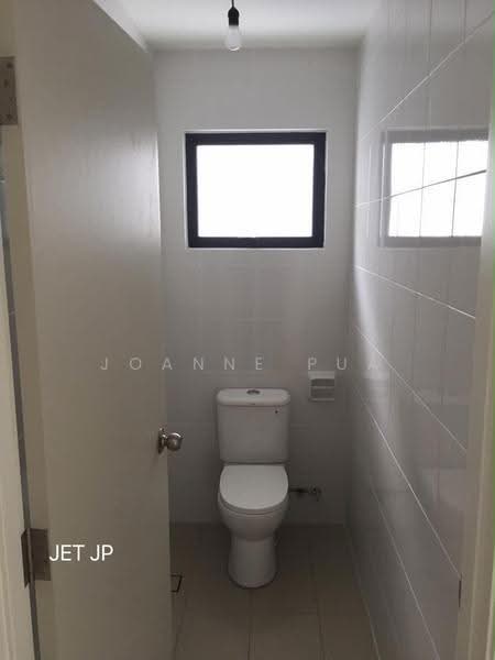 Kedai untuk Disewa di Eco Sanctuary (Telok Panglima Garang) - Joanne Pua - Bathroom - PropertyGuru.com.my