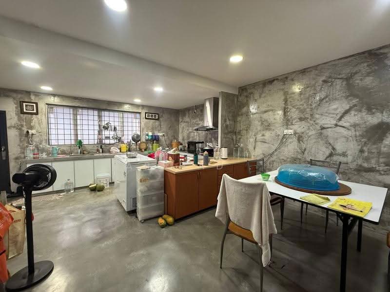 2-storey Terraced House for Sale in Taman Molek (Johor Bahru) - Arshad . - Kitchen - PropertyGuru.com.my