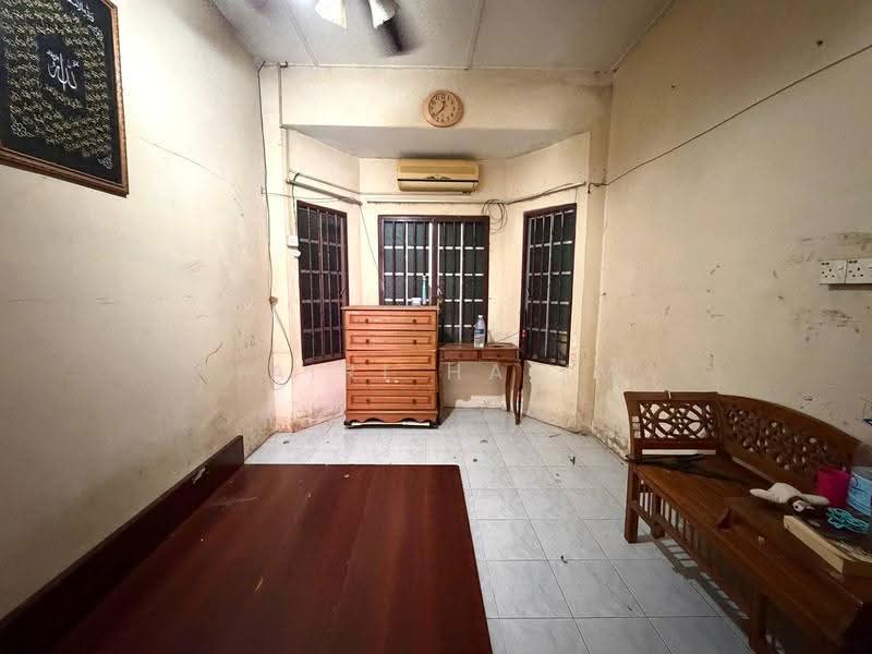1-storey Terraced House for Sale in Seksyen 32, Bukit Naga (Shah Alam) - Hairi Halim - PropertyGuru.com.my