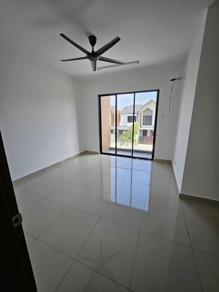 2-storey Terraced House for Rent in Taman Putra Prima (Puchong) - Paul Lee - Living Room - PropertyGuru.com.my