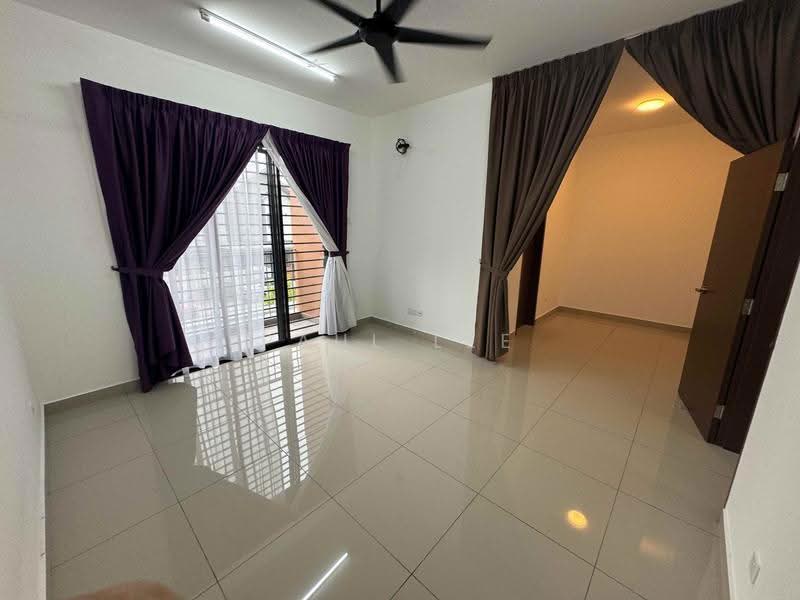 Rumah Teres 2-Tingkat untuk Disewa di Taman Putra Prima (Puchong) - Paul Lee - Living Room - PropertyGuru.com.my