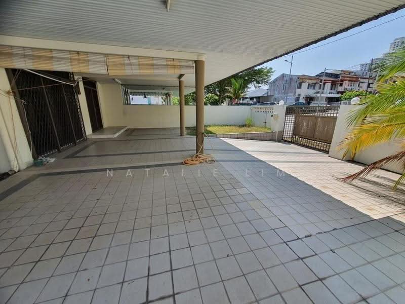 Semi-Detached House for Rent in Island Glades (Jelutong) - Natalie Lim - Exterior - PropertyGuru.com.my