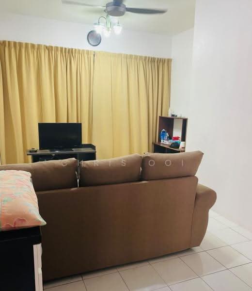 Rumah Teres untuk Dijual di Taman Free School (Jelutong) - Chris Ooi - Living Room - PropertyGuru.com.my