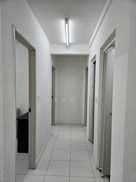 Pangsapuri untuk Dijual di TRI PINNACLE - Meng . - Corridor - PropertyGuru.com.my