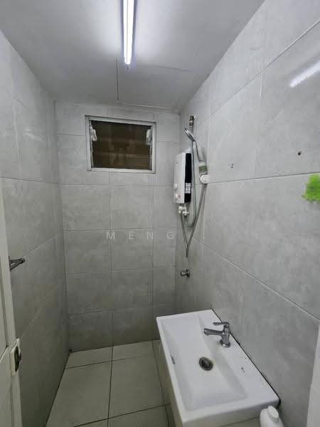 Pangsapuri untuk Dijual di TRI PINNACLE - Meng . - Bathroom - PropertyGuru.com.my