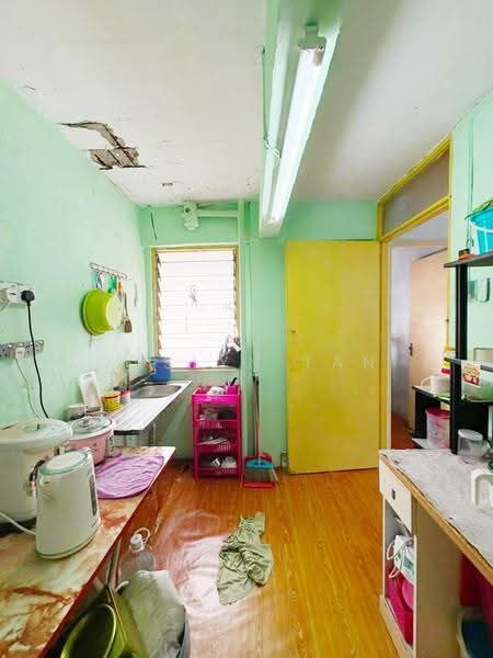 Rumah Flat untuk Dijual di Stulang Laut - Jaslyn Tan - Kitchen - PropertyGuru.com.my