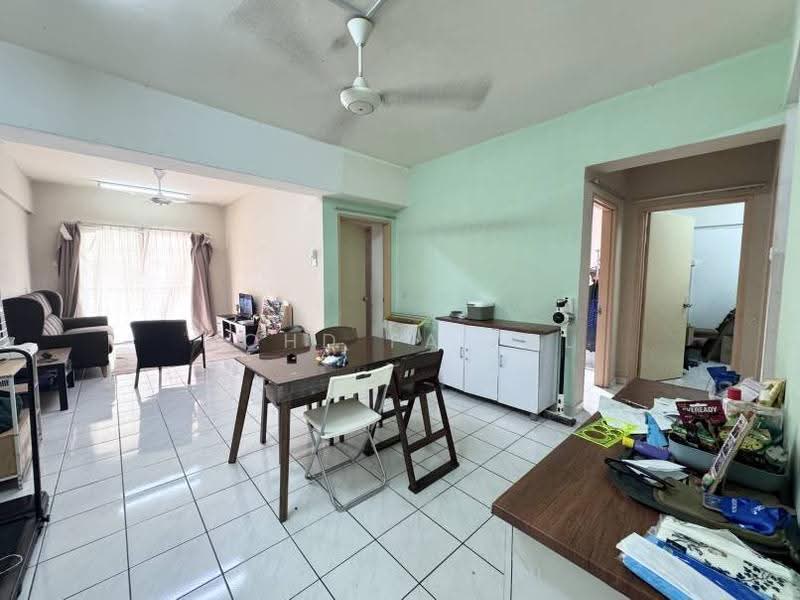 Pangsapuri untuk Dijual di Sri Lavender Apartment - Mohd Faizal - Living Room - PropertyGuru.com.my