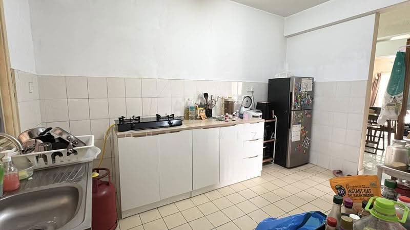 Pangsapuri untuk Dijual di Sri Lavender Apartment - Mohd Faizal - Kitchen - PropertyGuru.com.my