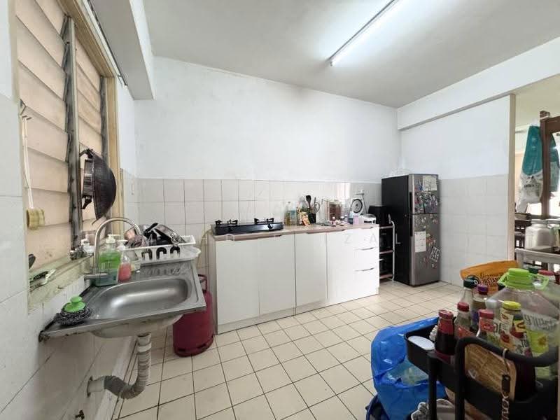 Pangsapuri untuk Dijual di Sri Lavender Apartment - Mohd Faizal - Kitchen - PropertyGuru.com.my