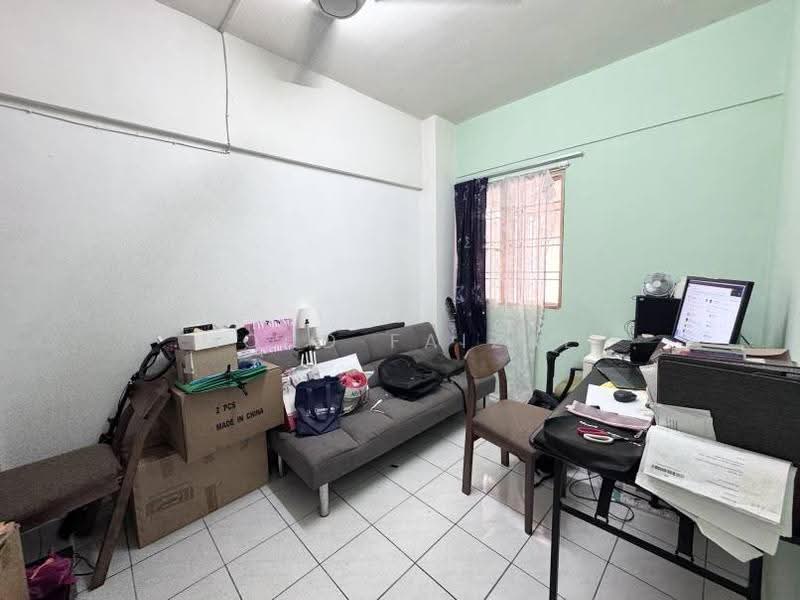 Pangsapuri untuk Dijual di Sri Lavender Apartment - Mohd Faizal - Living Room - PropertyGuru.com.my