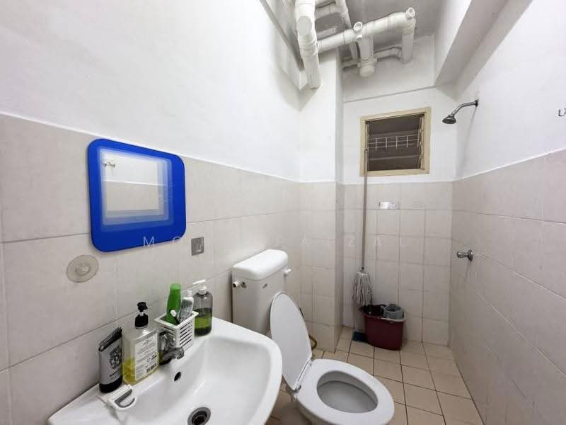 Pangsapuri untuk Dijual di Sri Lavender Apartment - Mohd Faizal - Bathroom - PropertyGuru.com.my