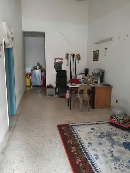 1-storey Terraced House for Sale in Taman Pasir Putih (Pasir Gudang) - Sam Tan - Living Room - PropertyGuru.com.my