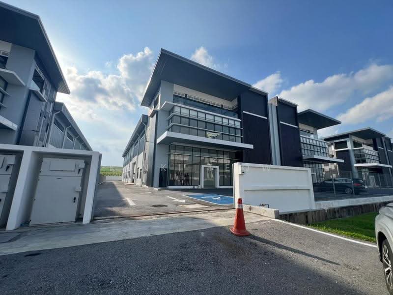 Semi-D Factory for Sale in Gelang Patah (Johor) - Kinki Teow - Exterior - PropertyGuru.com.my