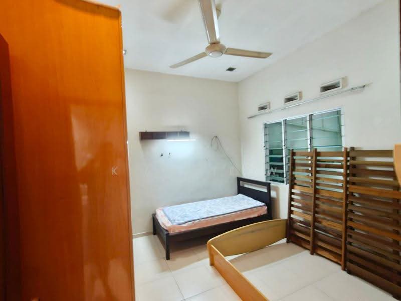 1-storey Terraced House for Sale in Taman Abad (Johor Bahru) - Kinki Teow - Bedroom - PropertyGuru.com.my