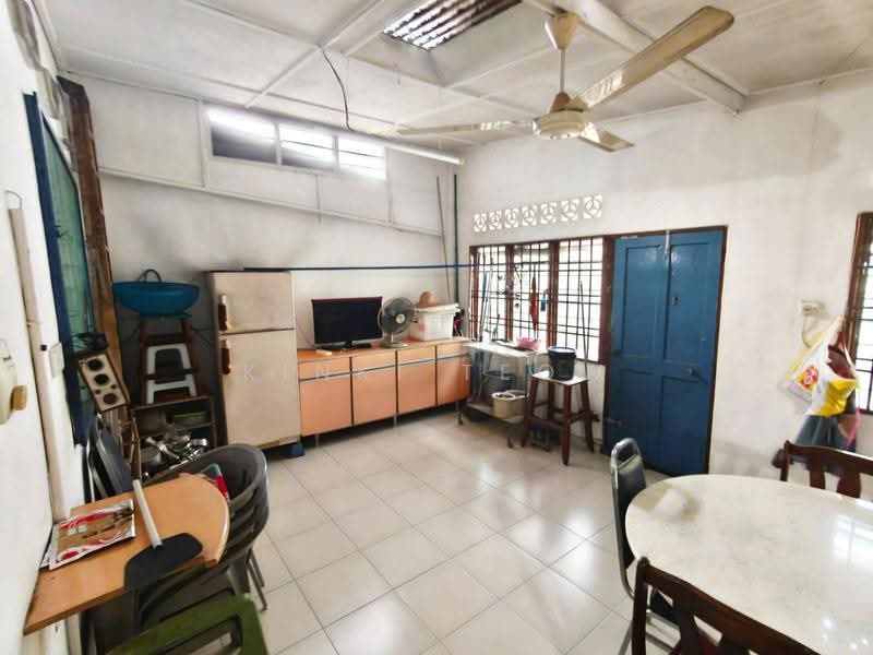 1-storey Terraced House for Sale in Taman Abad (Johor Bahru) - Kinki Teow - Kitchen - PropertyGuru.com.my