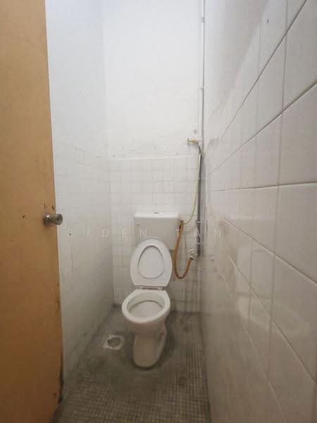 Rumah Teres 1-Tingkat untuk Dijual di Taman Johor Jaya (Johor Bahru) - Iden Tan - Bathroom - PropertyGuru.com.my