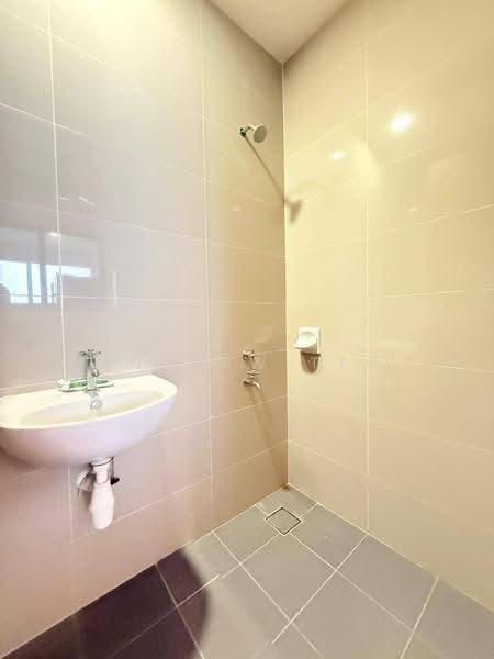 Service Residence for Sale at The Astaka @ 1 Bukit Senyum - Andrew Teo - Bathroom - PropertyGuru.com.my