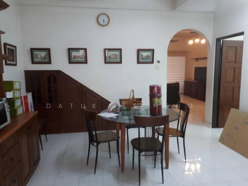 Rumah Teres 2-Tingkat untuk Disewa di Taman Tasek Indra (Ipoh) - Datuk Lee Heng - Dining Room - PropertyGuru.com.my