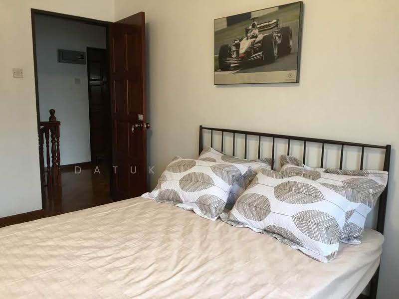 Rumah Teres 2-Tingkat untuk Disewa di Taman Tasek Indra (Ipoh) - Datuk Lee Heng - Bedroom - PropertyGuru.com.my