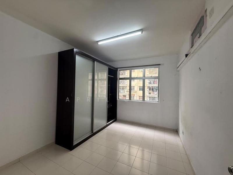 Pangsapuri untuk Disewa di Villa Krystal @ Bandar Selesa Jaya - April Chin - Bedroom - PropertyGuru.com.my
