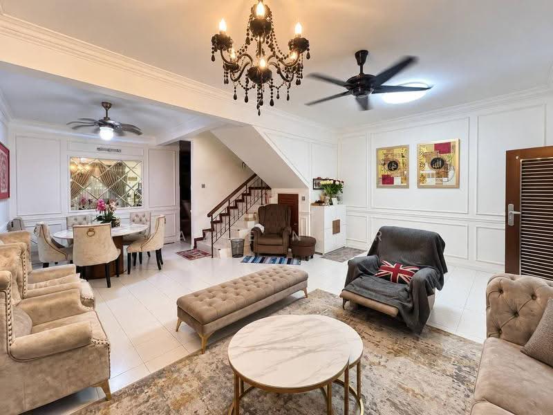 Rumah Teres 2-Tingkat untuk Dijual di Taman Putra Budiman (Balakong) - Fazie Noor - Living Room - PropertyGuru.com.my
