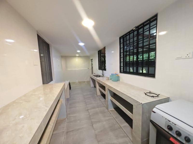 2-storey Terraced House for Sale in Bandar Baru Permas Jaya (Permas Jaya) - Max Loh - Kitchen - PropertyGuru.com.my