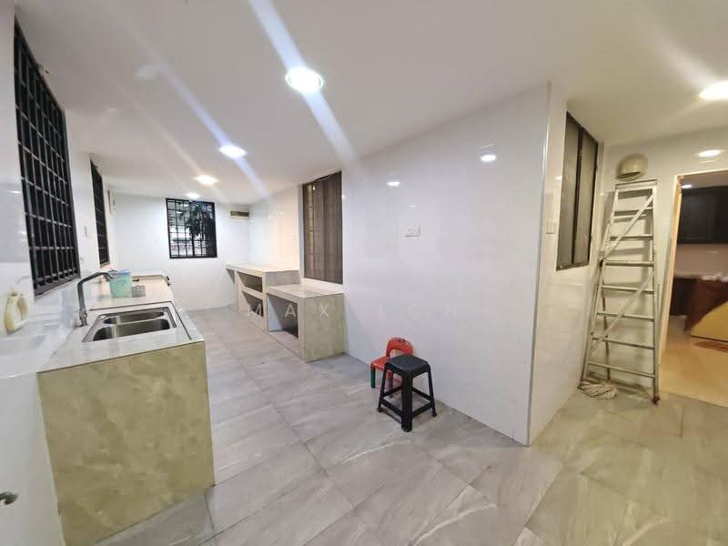2-storey Terraced House for Sale in Bandar Baru Permas Jaya (Permas Jaya) - Max Loh - Kitchen - PropertyGuru.com.my