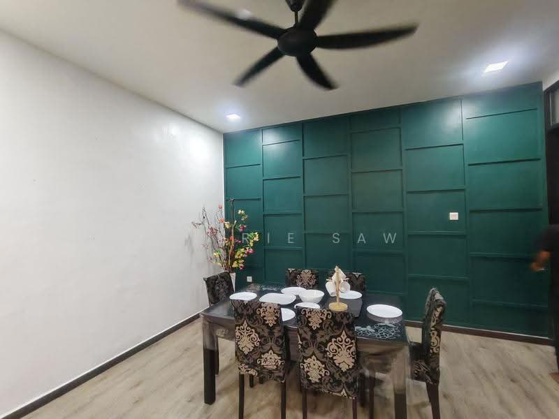 Rumah Teres 2-Tingkat untuk Disewa di Taman Lagenda Putra (Kulai) - Valerie Saw - Dining Room - PropertyGuru.com.my