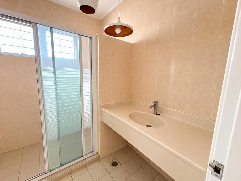 2-storey Terraced House for Sale in Seri Utama Damansara (Kota Damansara) - Vincent Liaw - Bathroom - PropertyGuru.com.my