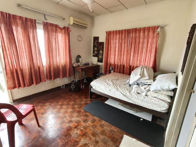 Rumah Banglo untuk Dijual di Seksyen 14 (Petaling Jaya) - Norhafiz Bin Mohd Nor - Bedroom - PropertyGuru.com.my