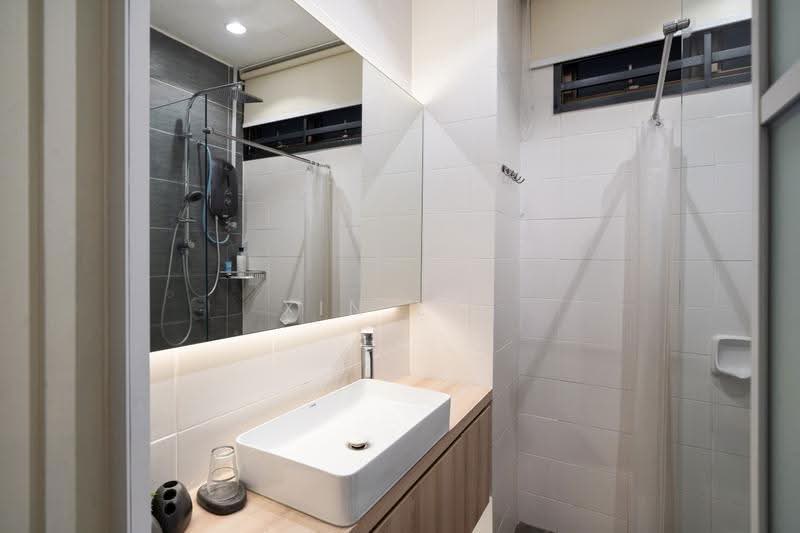 Kediaman Servis untuk Dijual di Palazio - Xin Lin - Bathroom - PropertyGuru.com.my