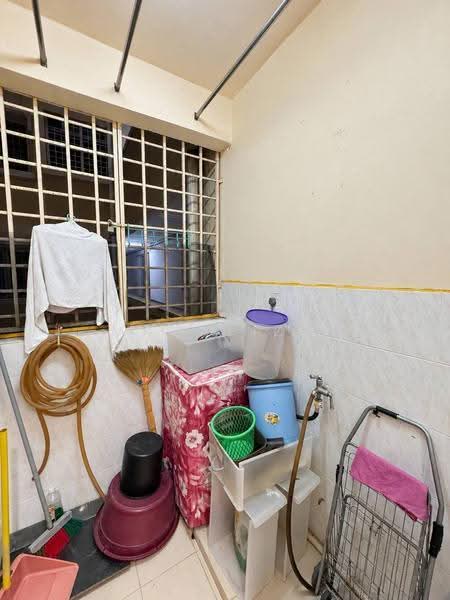 Condominium for Sale at Oakleaf Park - Mahafiz . - Balcony - PropertyGuru.com.my
